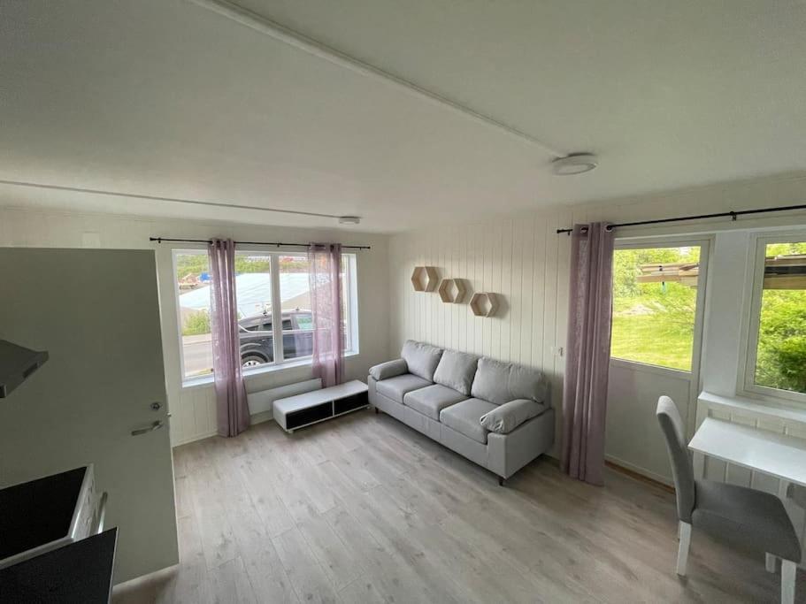 Strandveien 71 Skjervoy Kültér fotó